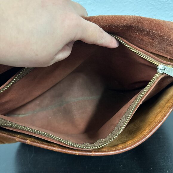 Vtg 60s 70s Tan Leather Womens Flap Shoulder Satchel Bag Purse Hippie Boho - Picture 3 of 9